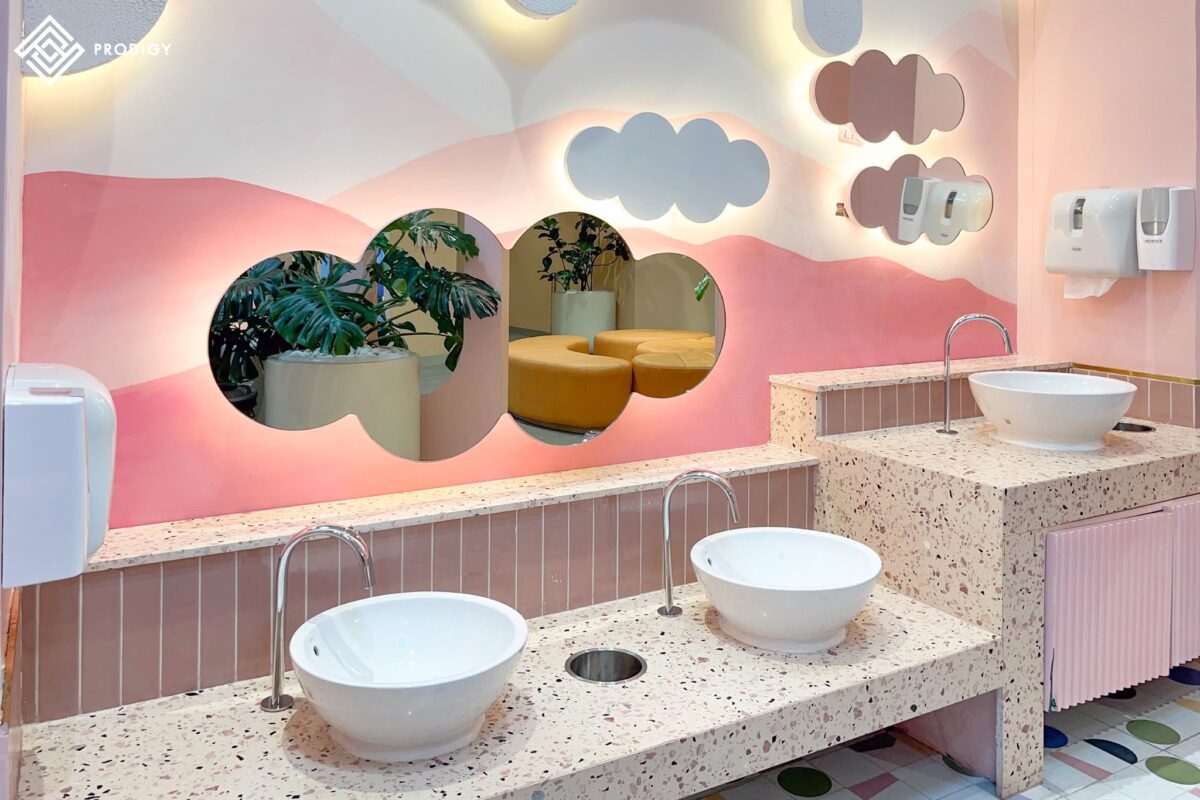 Kids’ Toilet Decor – Mega Bangna วัสดุ หิน Terrazzo ตกแต่งบริเวณอ่างล้างมือ